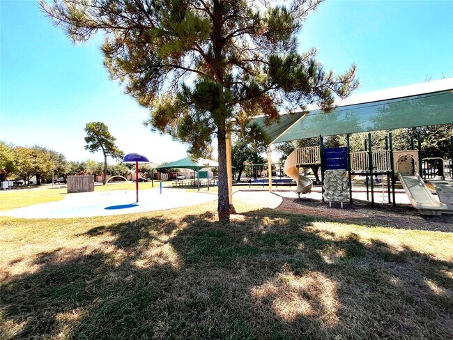 Building Photo - 20330 Pine Water Ln