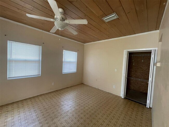 Building Photo - 3305 13th Ave W