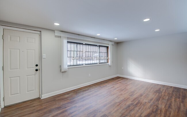 Building Photo - 576 S New Jersey St