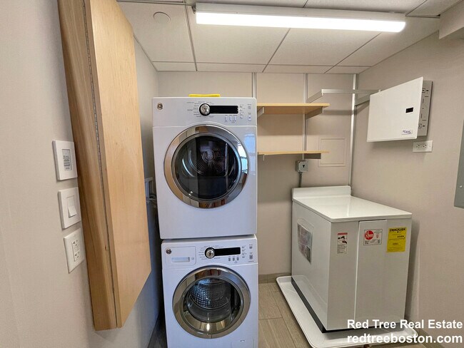 Building Photo - 125 Mount Auburn St