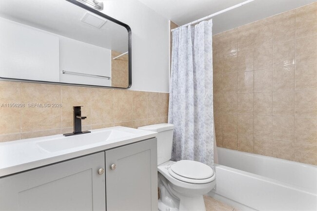 Building Photo - 1715 N 16th Ave