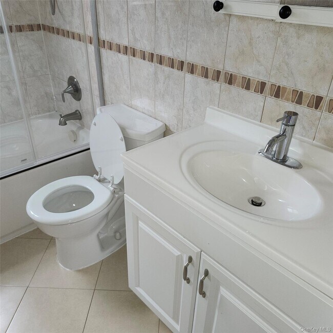 Building Photo - 90 Hildreth Pl