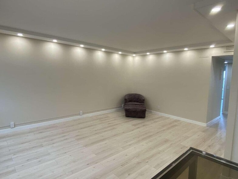 Building Photo - 4048 Exeter C