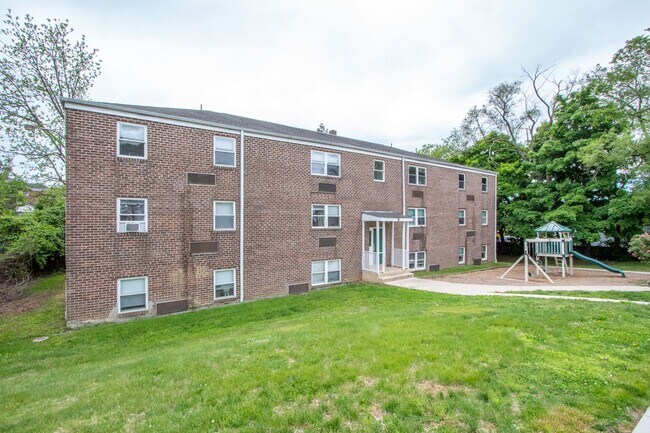 Building Photo - 108 W Monroe Ave