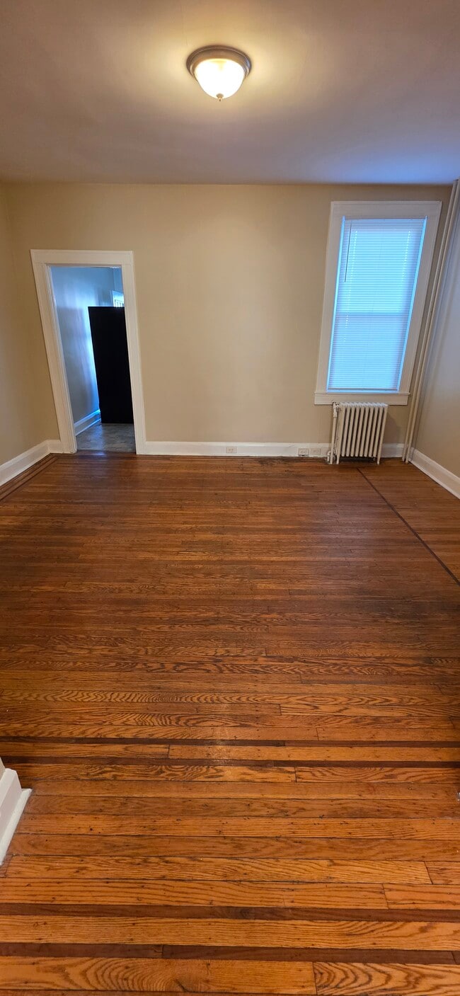 Building Photo - 2826 Mayfield Ave