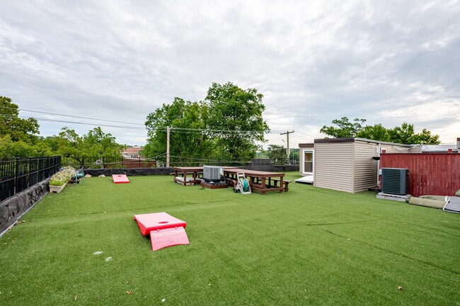 Building Photo - 1801 Otis St NE