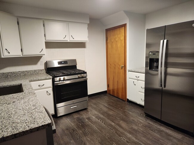 Primary Photo - 432 3rd Ave