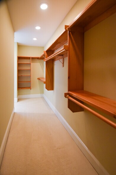 Master Walk In Closet - 2212 Marshallfield Ln