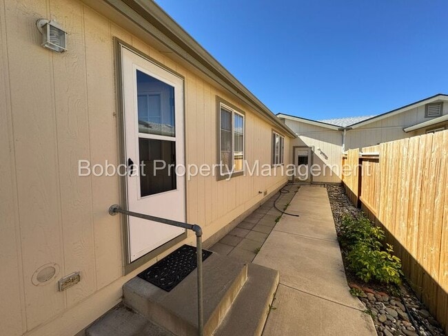 Building Photo - 1129 Gambrel Dr