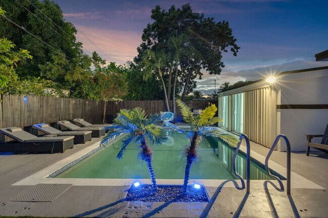 Building Photo - 18715 NW 10th Ct