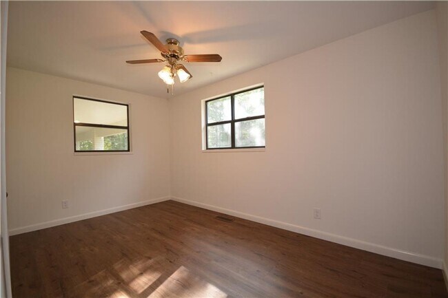 Building Photo - Secluded 3 Bedroom Home Near Lake Fayettev...