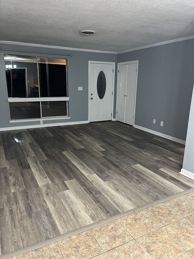 Building Photo - 2501 Havard Rd