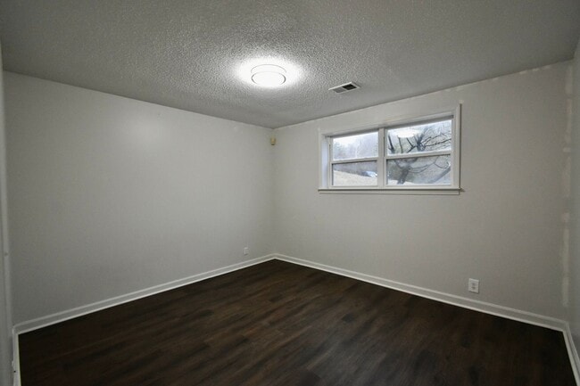 Building Photo - 205 Copper Hill Dr