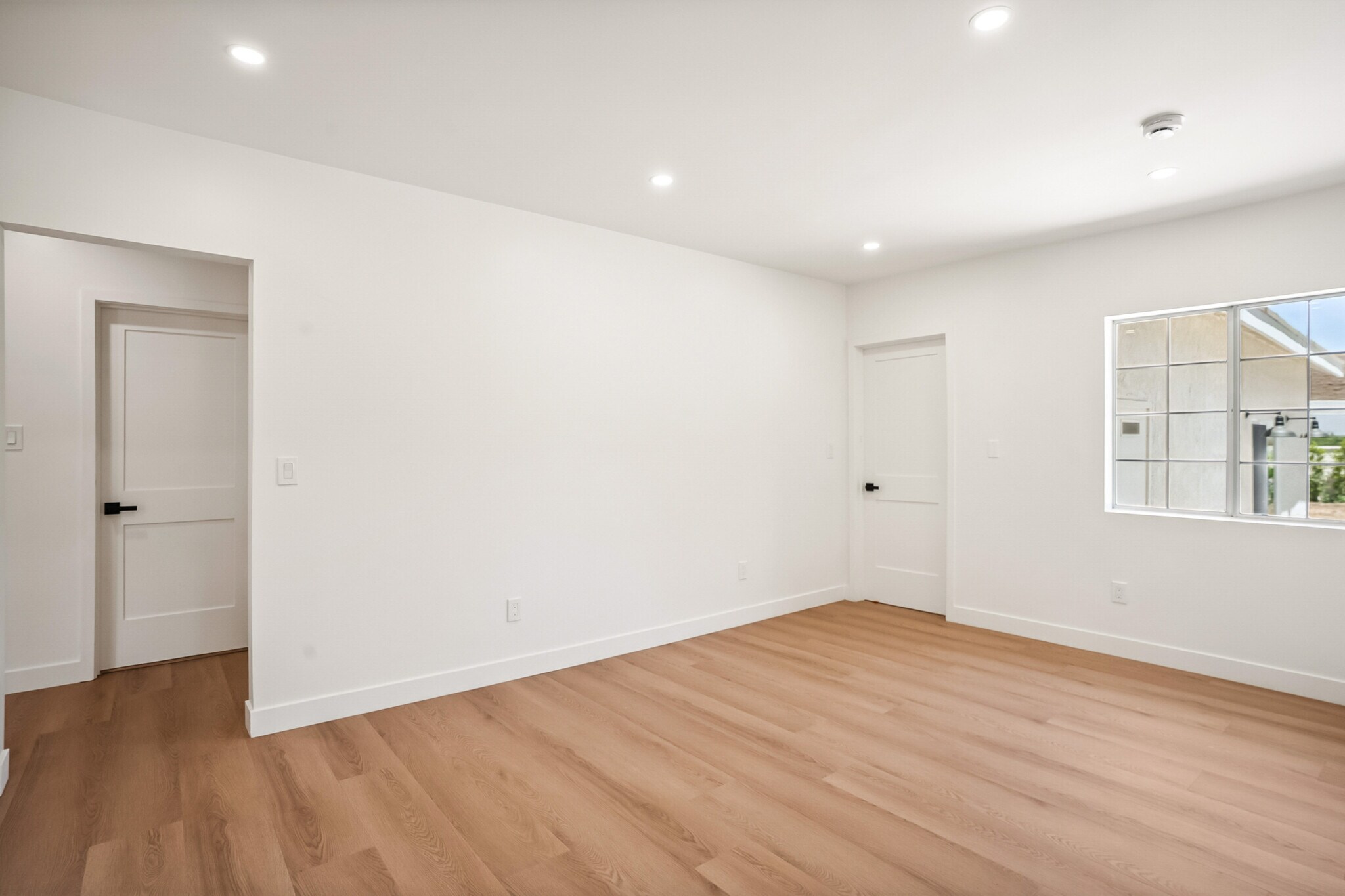 Dining Room or Den - 4702 Kraft Ave