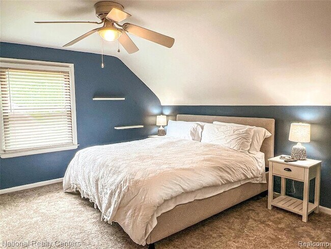 Building Photo - 2108 N Wilson Ave