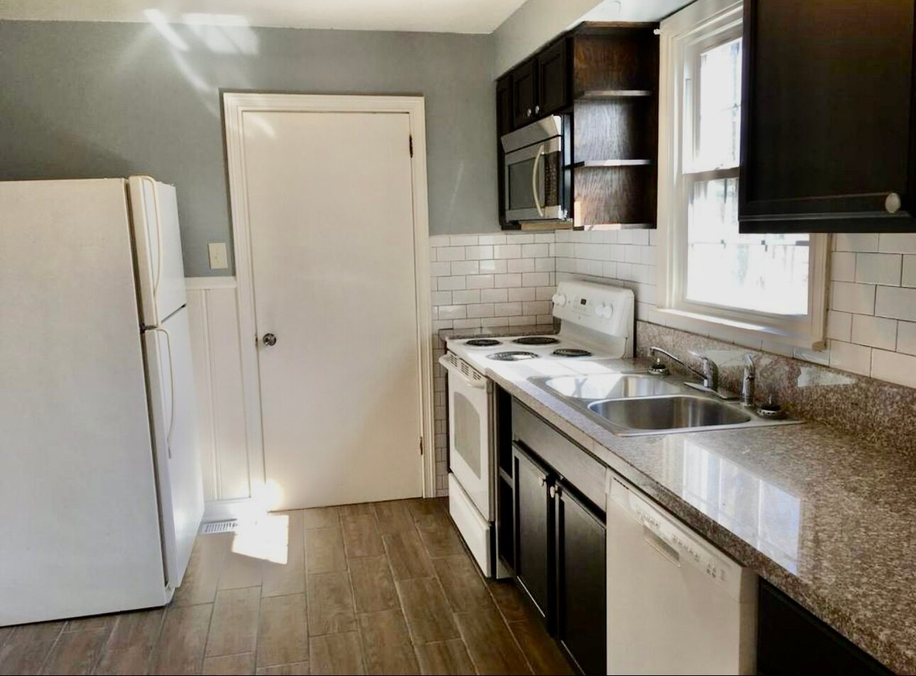Kitchen - 1709 Westhill Rd