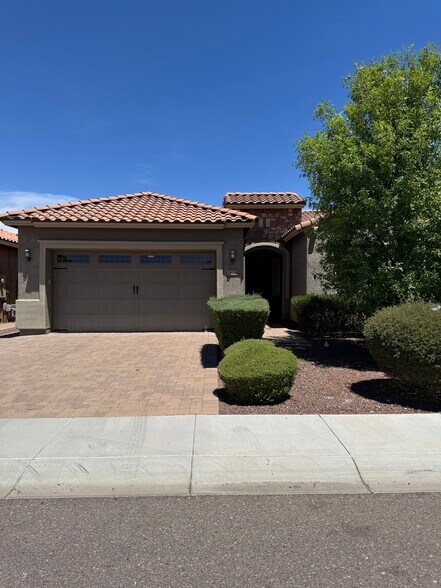 Primary Photo - 2604 W Balao Dr