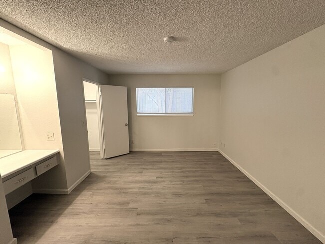 Building Photo - Wonderful 2bd/2ba Fair Oaks Duplex with Garage