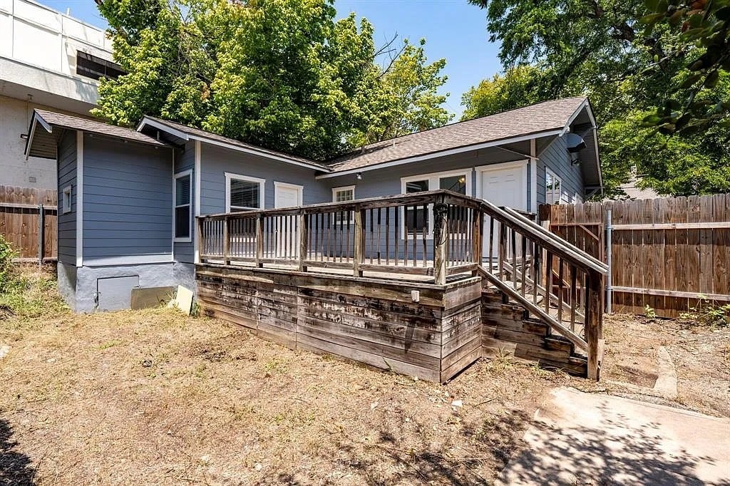 Building Photo - 2802 Salado St