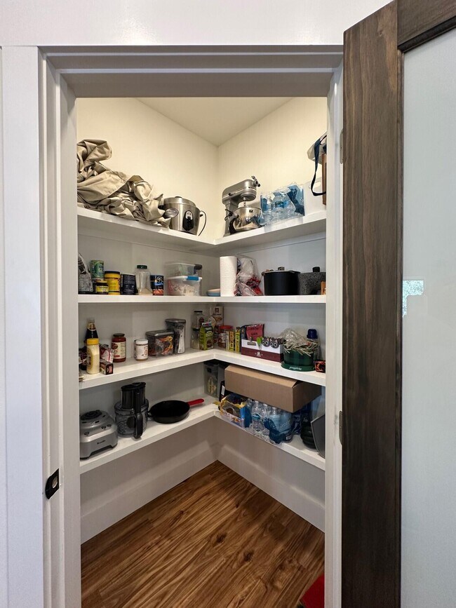 Building Photo - 4819 Whitewood Rd