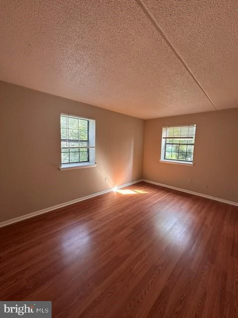 Building Photo - 2409 Pond View Dr