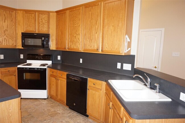 Building Photo - 23819 Sawmill Pass