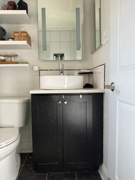 Building Photo - 400 Evarts St NE