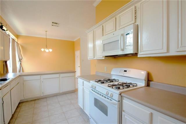 Building Photo - 559 Raintree Cir