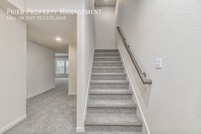 Building Photo - 3256 N 103rd Pl