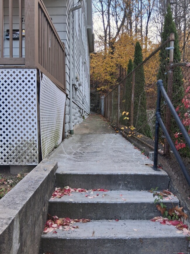 Building Photo - 367 Watertown Ave