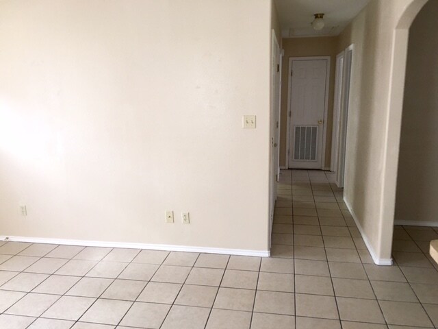 Building Photo - 3809 W Sarah Evans St