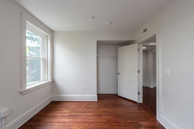 Building Photo - Coming Soon: 2BR Apartment – ETA 10/1/25