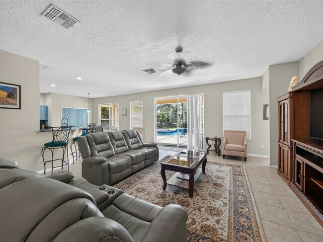 Building Photo - 8519 La Isla Dr