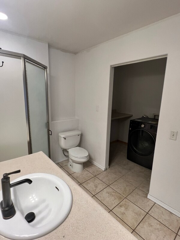 Building Photo - 264 Hawk Rd