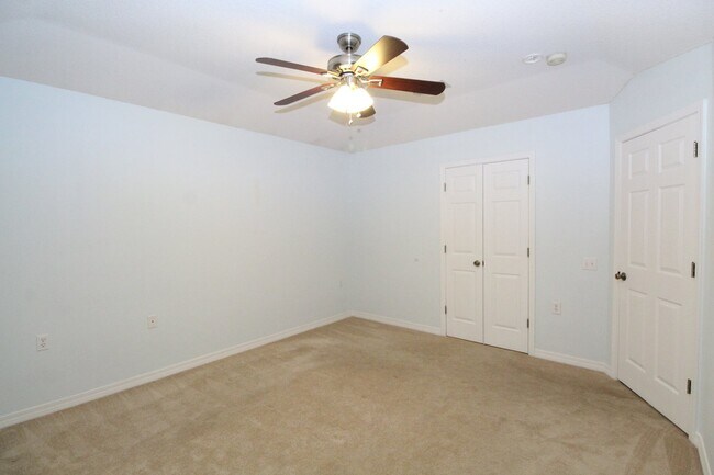 Building Photo - WIP – Coming Available 10/24! Charming 2BD...