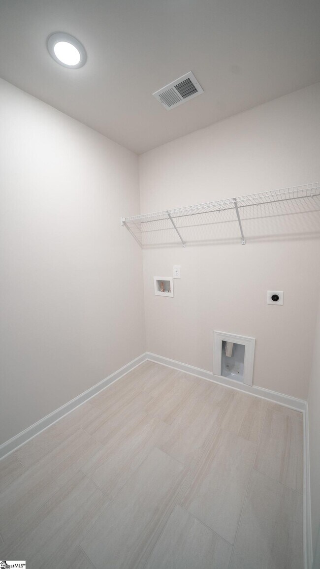 Building Photo - 1029 Killian St