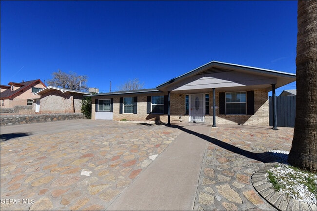 Building Photo - 4749 Tropicana Ave