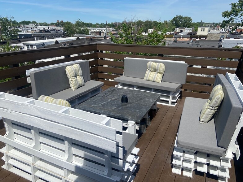 Rooftop Deck - 1164 Nanticoke St