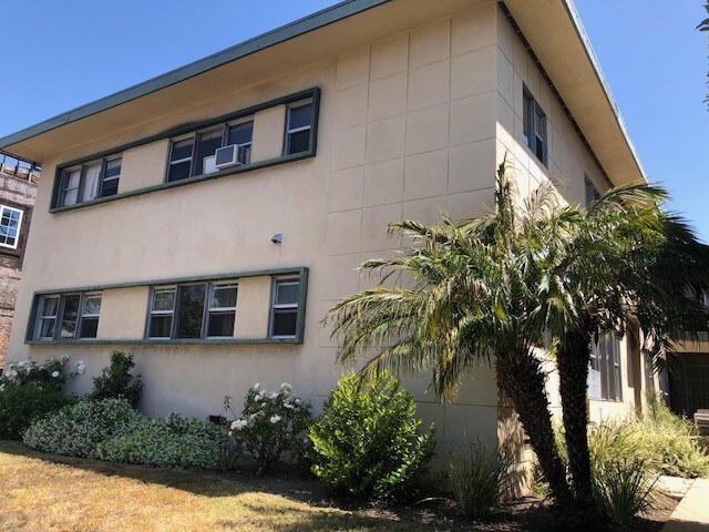 The building - 1507 Stanford St