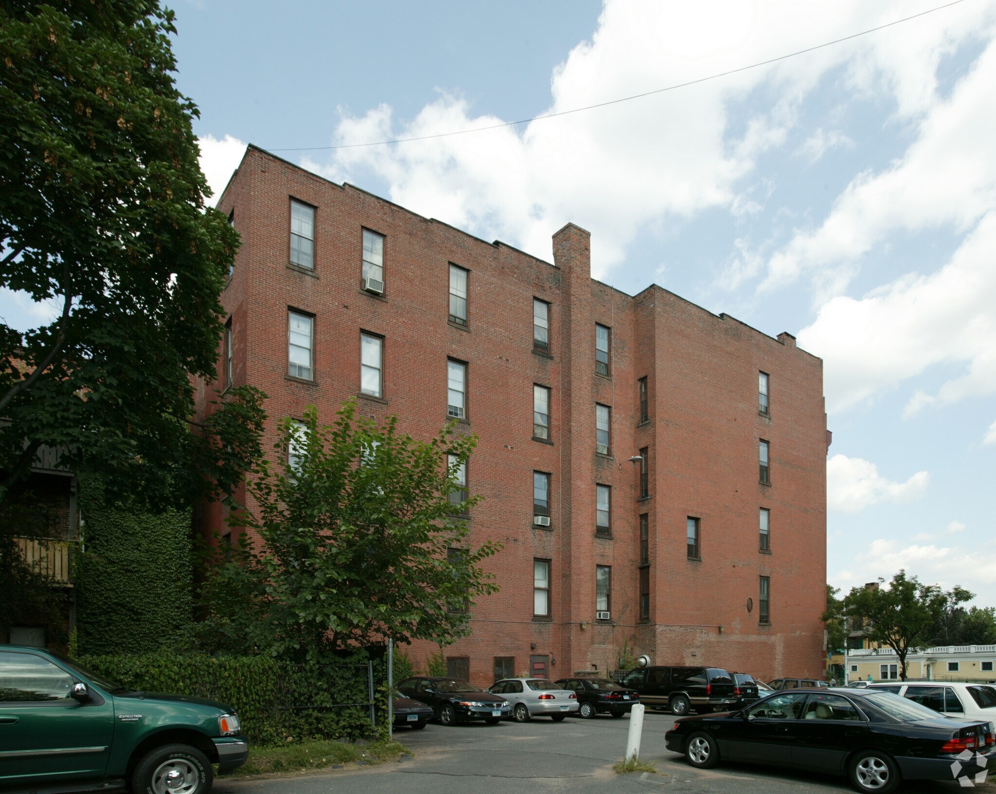 Building Photo - 385-391 Main St