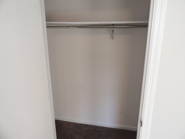 Building Photo - 114 Potomac Ct