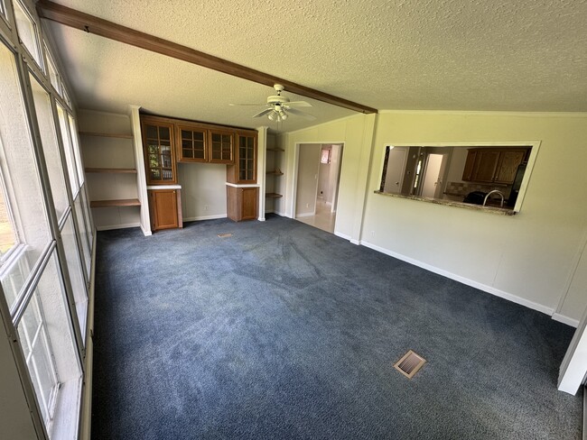 Building Photo - 12372 FM 1650