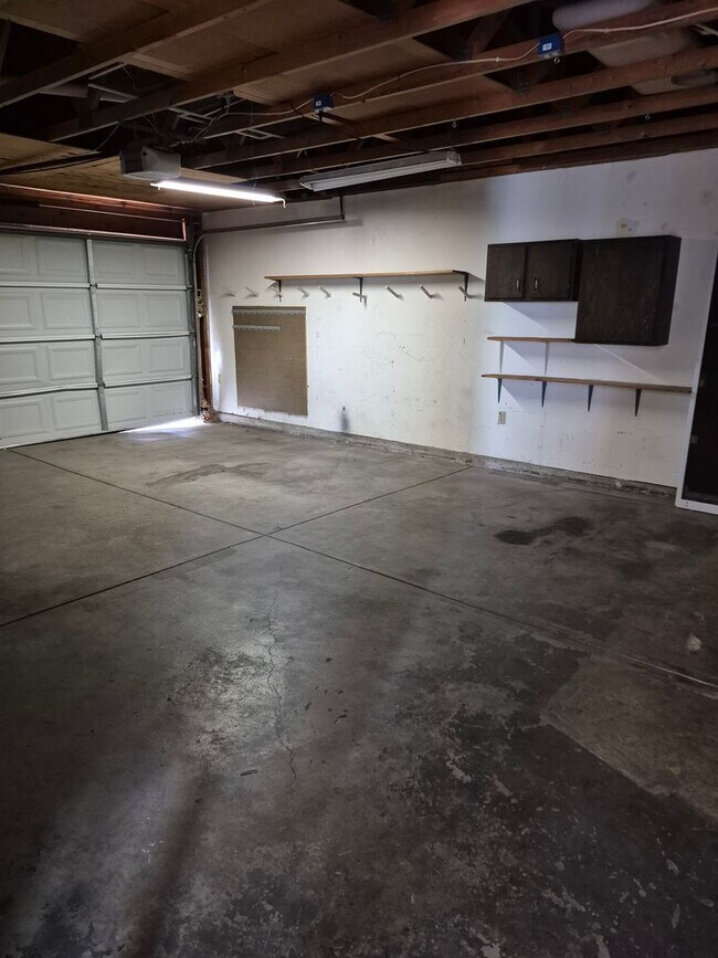 Building Photo - Charming home with garage & big back yard| Morrison, CO