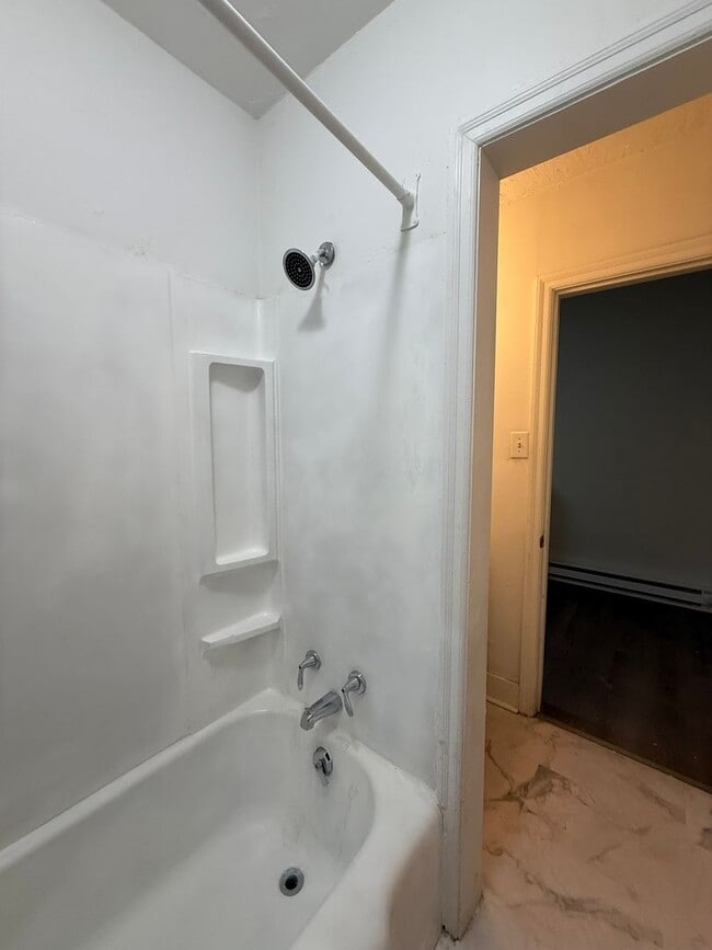 Building Photo - 269 W Cottage Pl