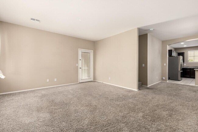 Building Photo - 7742 W Palm Ln