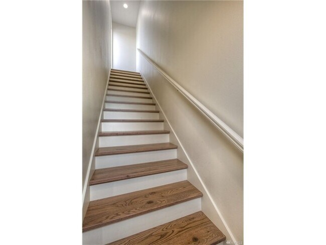 Building Photo - ar9035