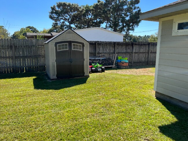 Building Photo - 2410 Salamanca St