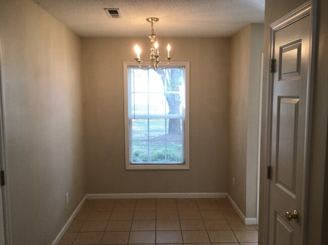 Building Photo - 157 Tudor Downs Rd