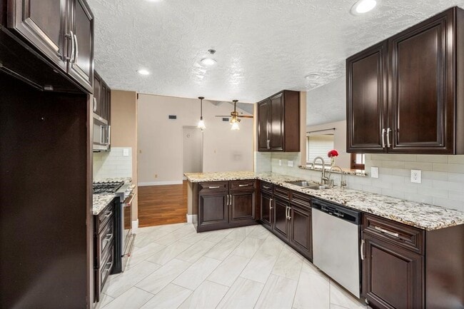 Building Photo - 13426 Nevermore Dr