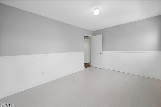 Building Photo - 238 Lakewood Dr